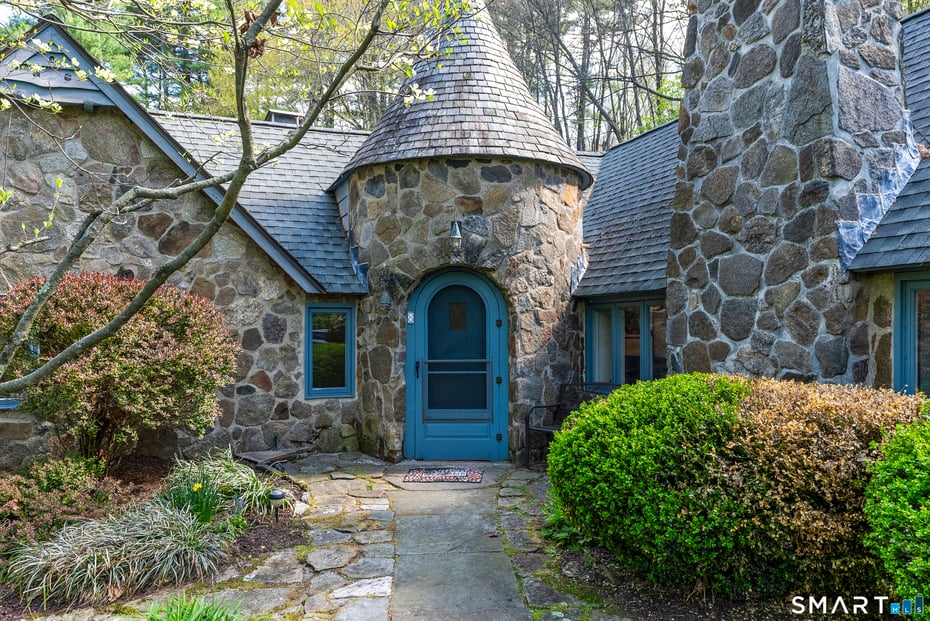 8 Morgan Road Photo 2