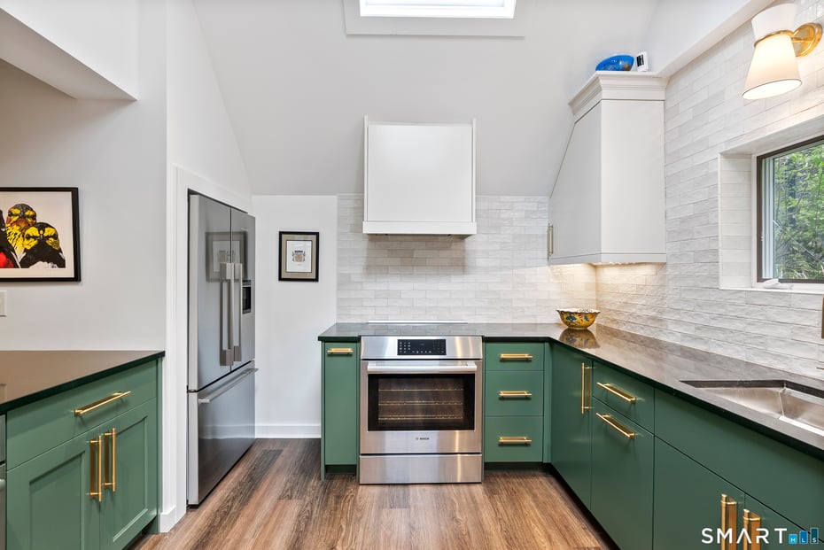 8 Morgan Road Photo 9