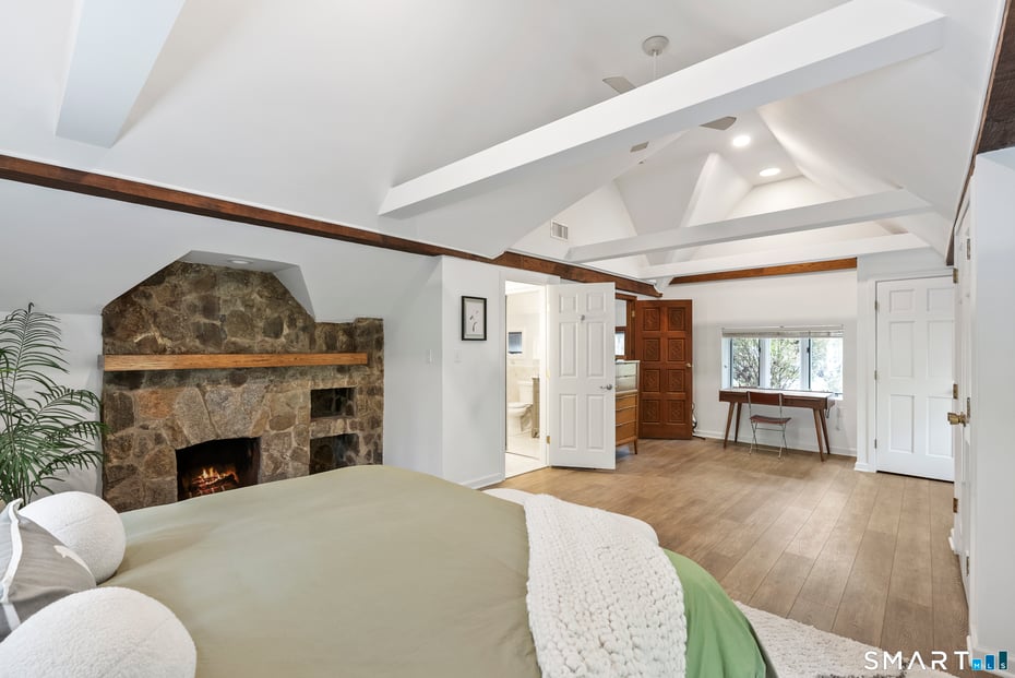 8 Morgan Road Photo 17