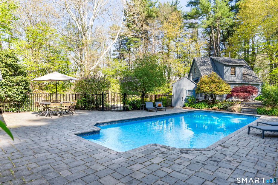 8 Morgan Road Photo 29