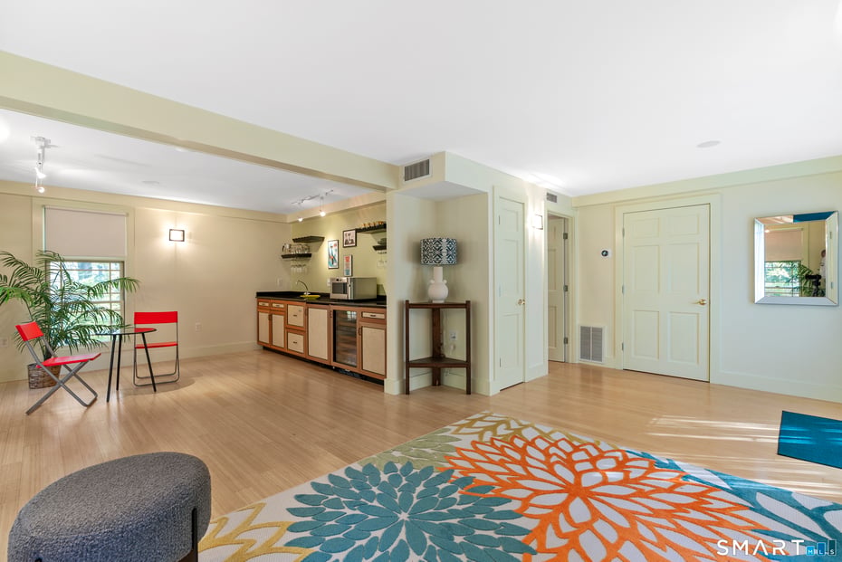 8 Morgan Road Photo 34