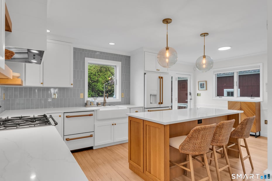 273 Seaside Avenue Photo 4