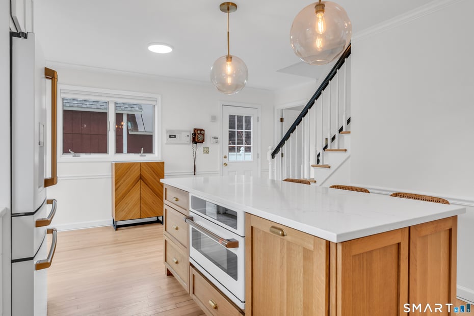 273 Seaside Avenue Photo 6
