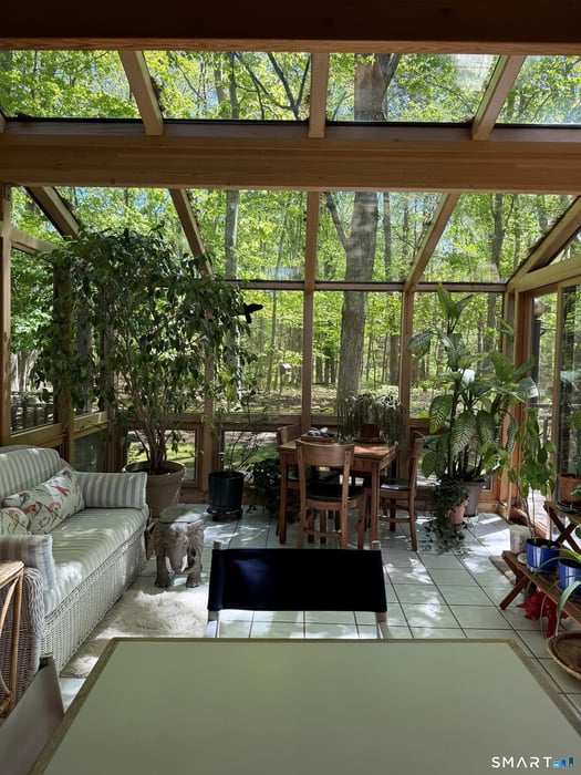 961 Green Circle Photo 2