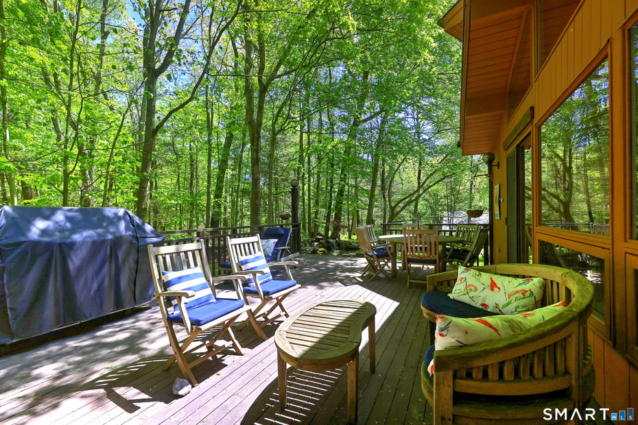 961 Green Circle Photo 5