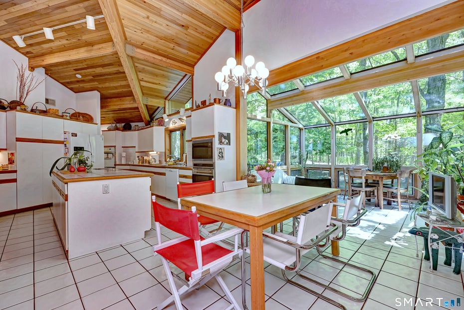 961 Green Circle Photo 12
