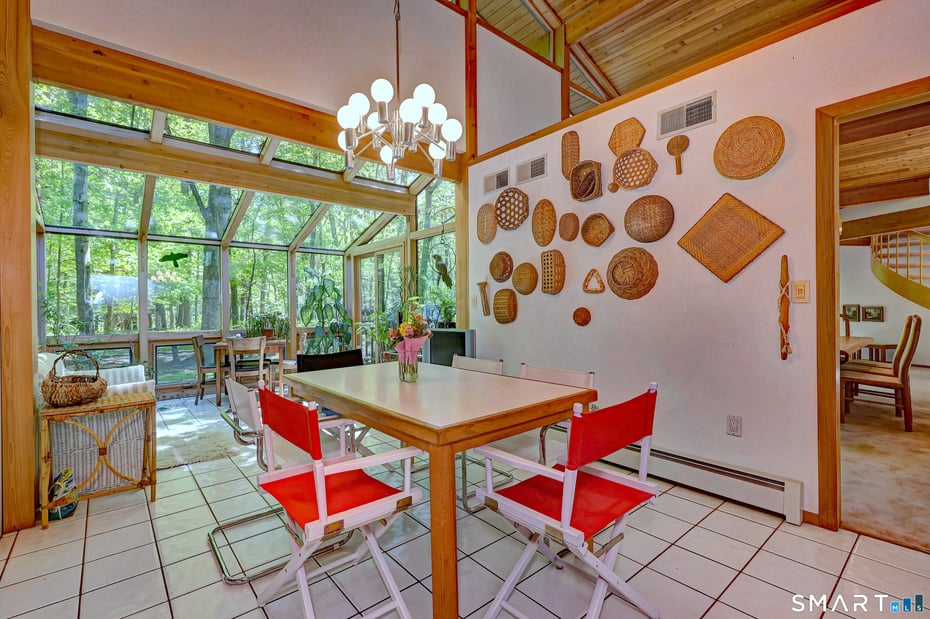 961 Green Circle Photo 13