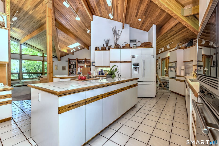 961 Green Circle Photo 15