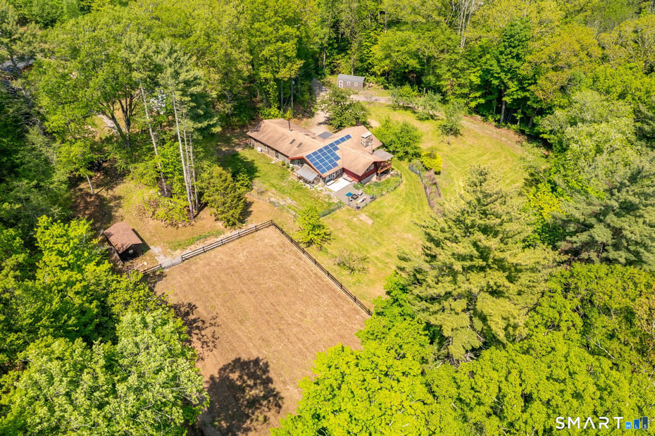 250 Center Hill Road Photo 3