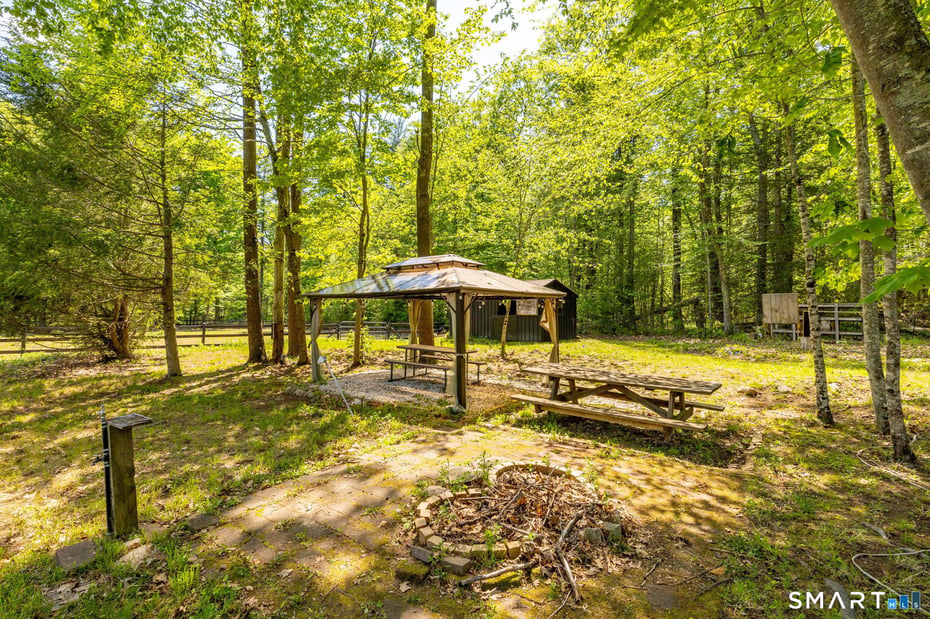 250 Center Hill Road Photo 32