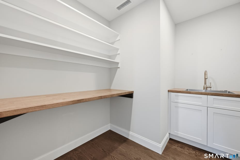 360 Taulman Road Photo 17