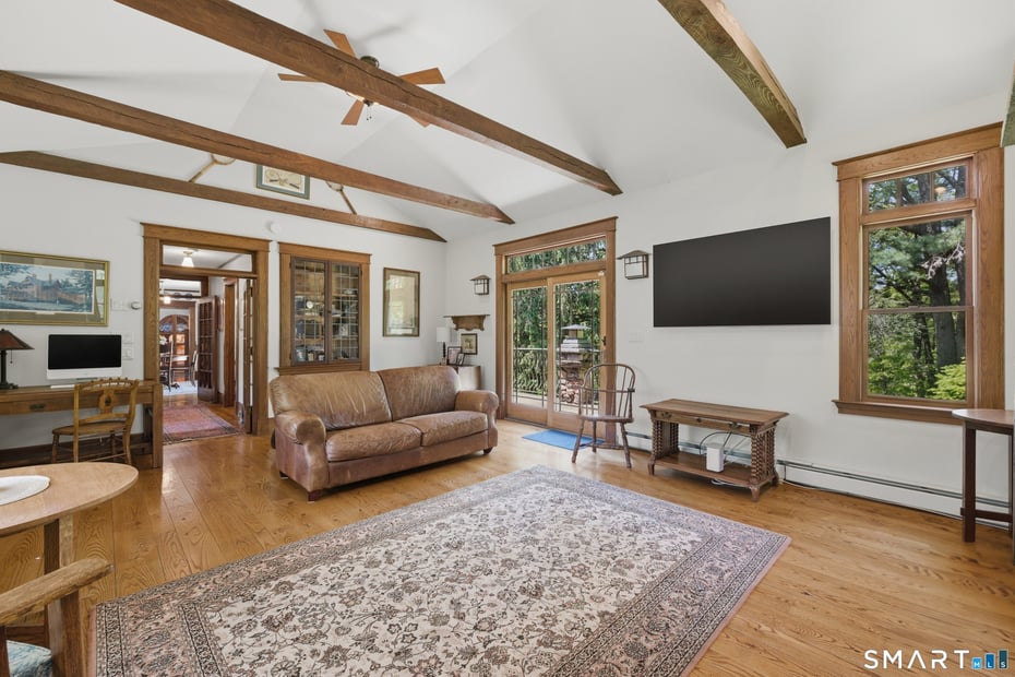 2 Quarry Road Photo 22