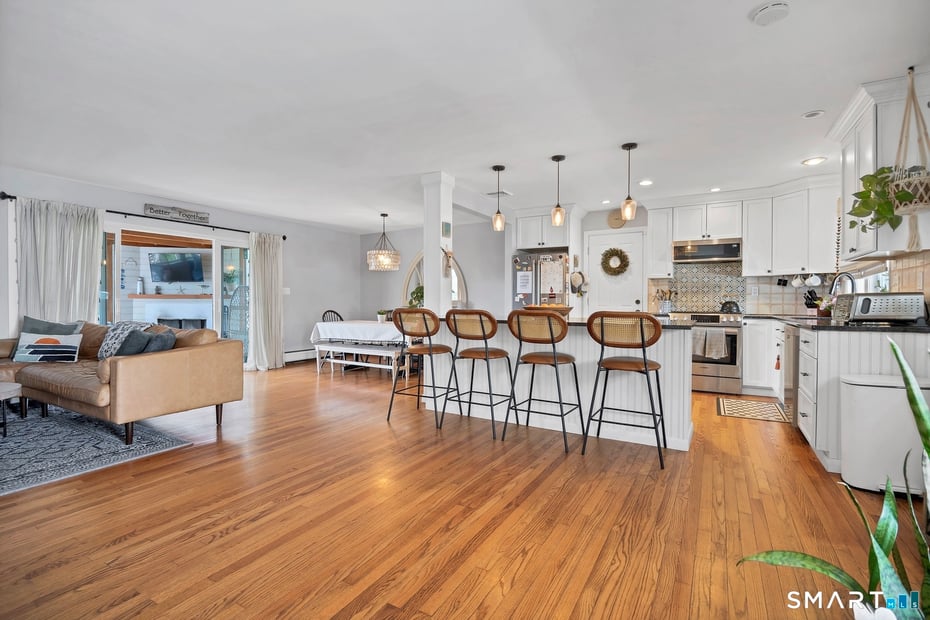 240 Third Avenue Photo 6