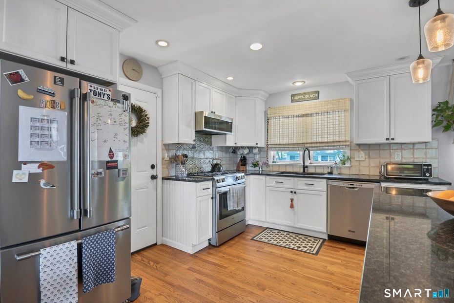 240 Third Avenue Photo 9
