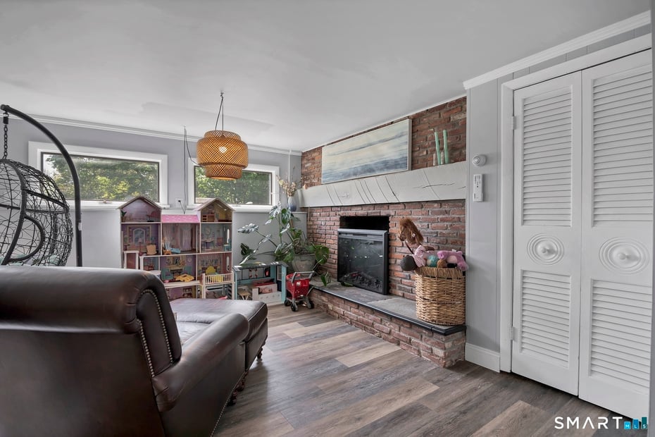 240 Third Avenue Photo 26