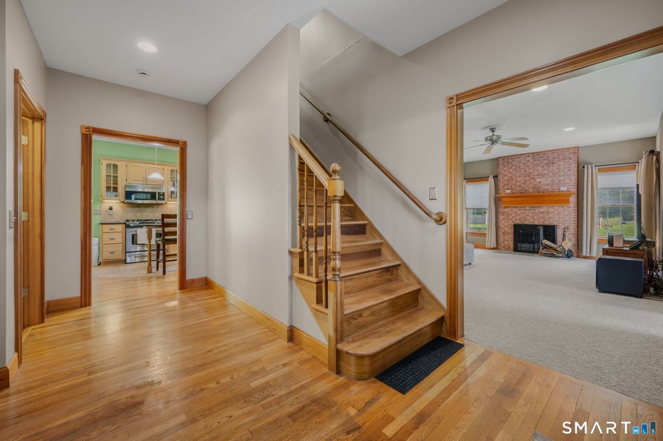 50 Emerald Glen Lane Photo 4