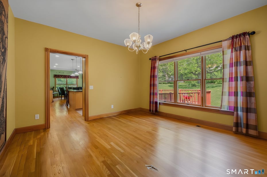 50 Emerald Glen Lane Photo 10