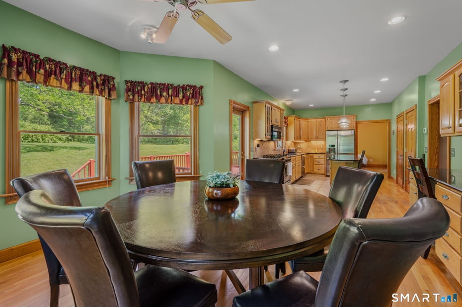 50 Emerald Glen Lane Photo 14