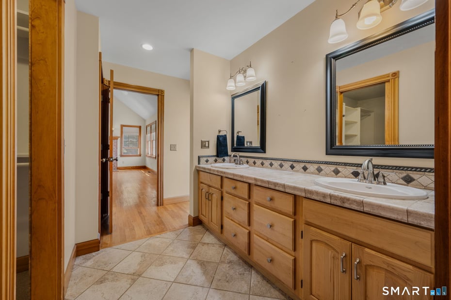 50 Emerald Glen Lane Photo 24