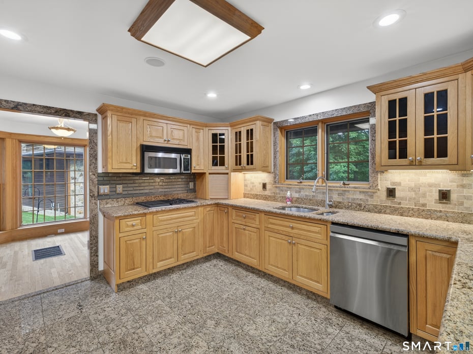 231 Kenwood Photo 12