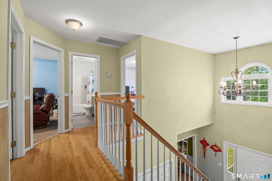 52 Middle Road Photo 20