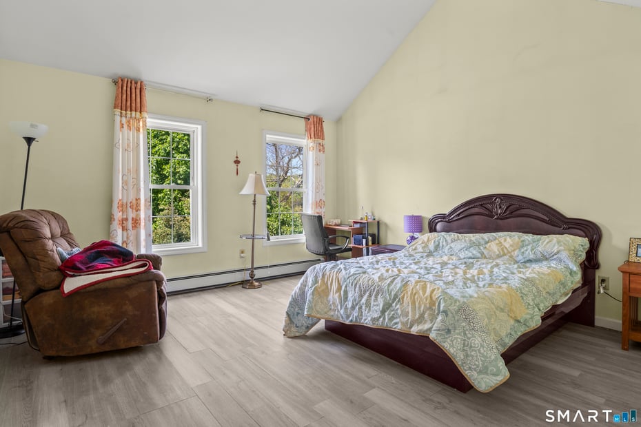 52 Middle Road Photo 22