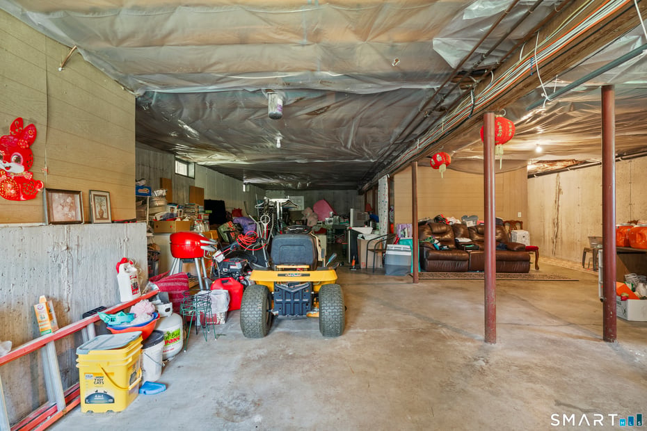 52 Middle Road Photo 35