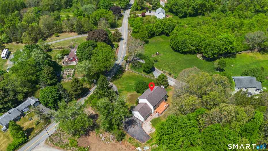 52 Middle Road Photo 39