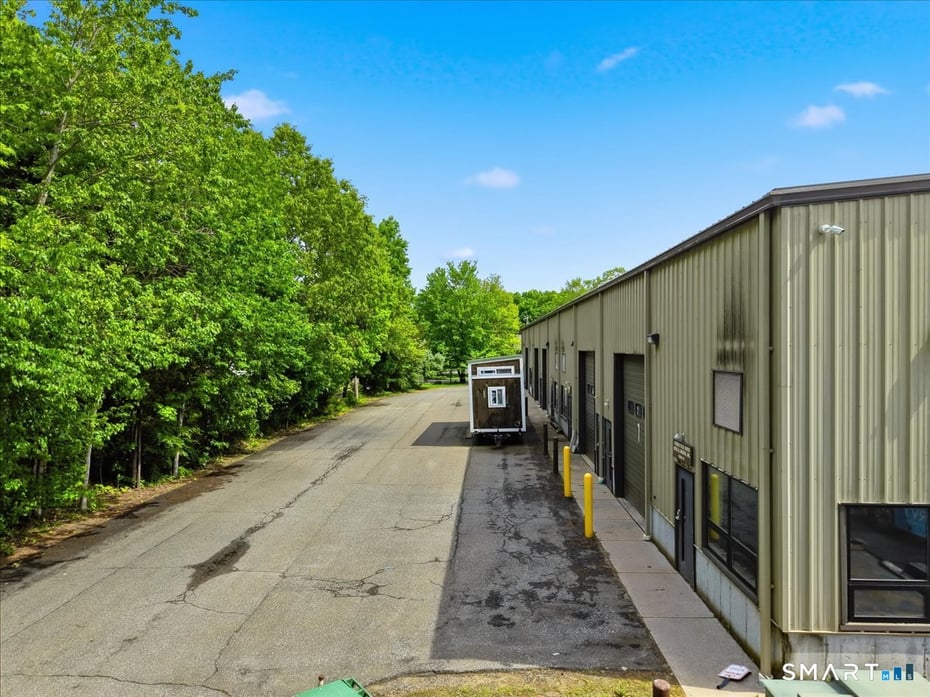 17 Industrial Park Road Photo 8