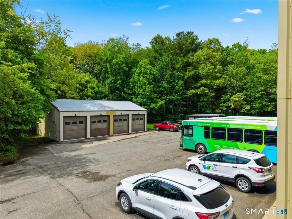 17 Industrial Park Road Photo 13