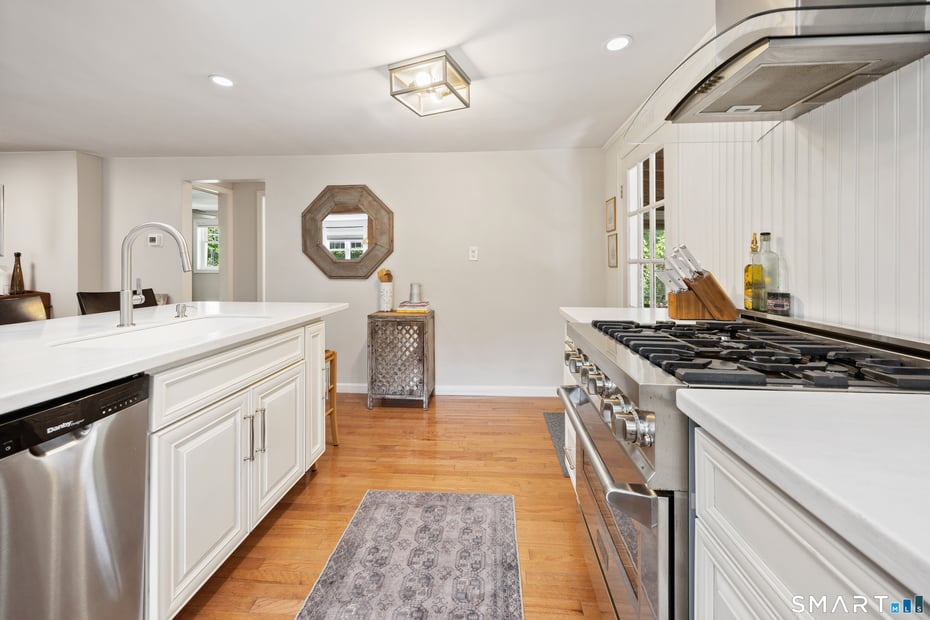 18 Willow Lane Photo 13