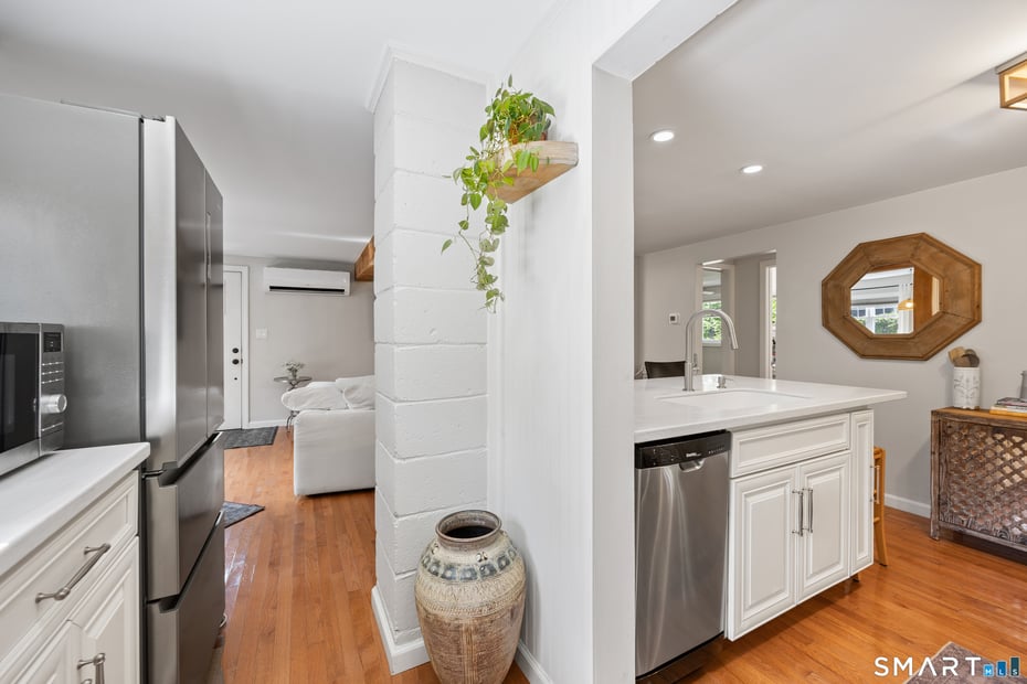 18 Willow Lane Photo 14
