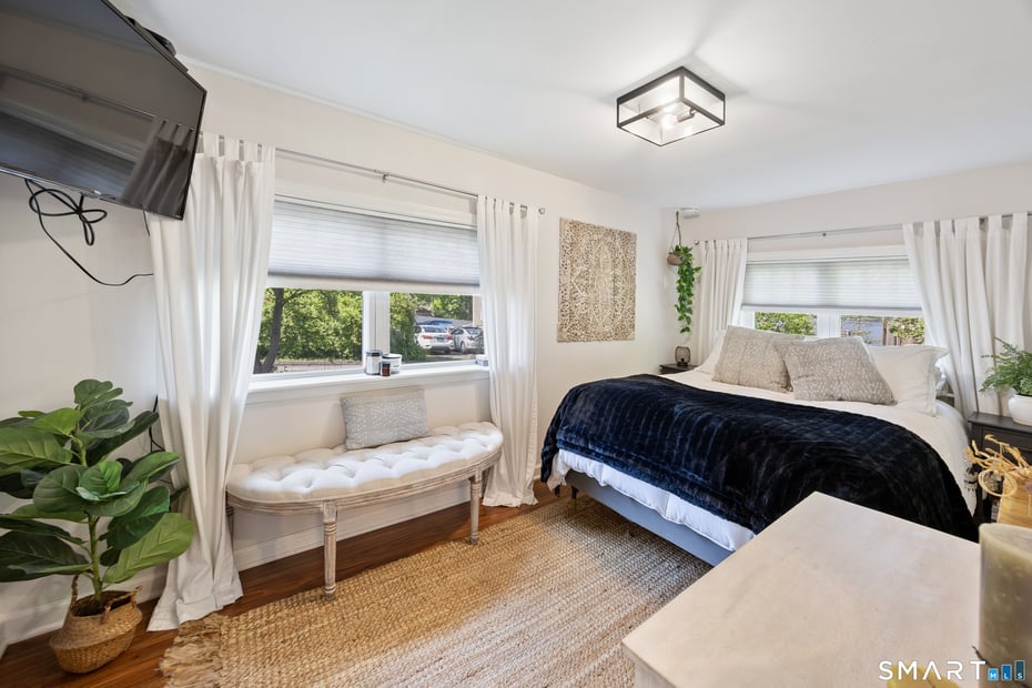18 Willow Lane Photo 16