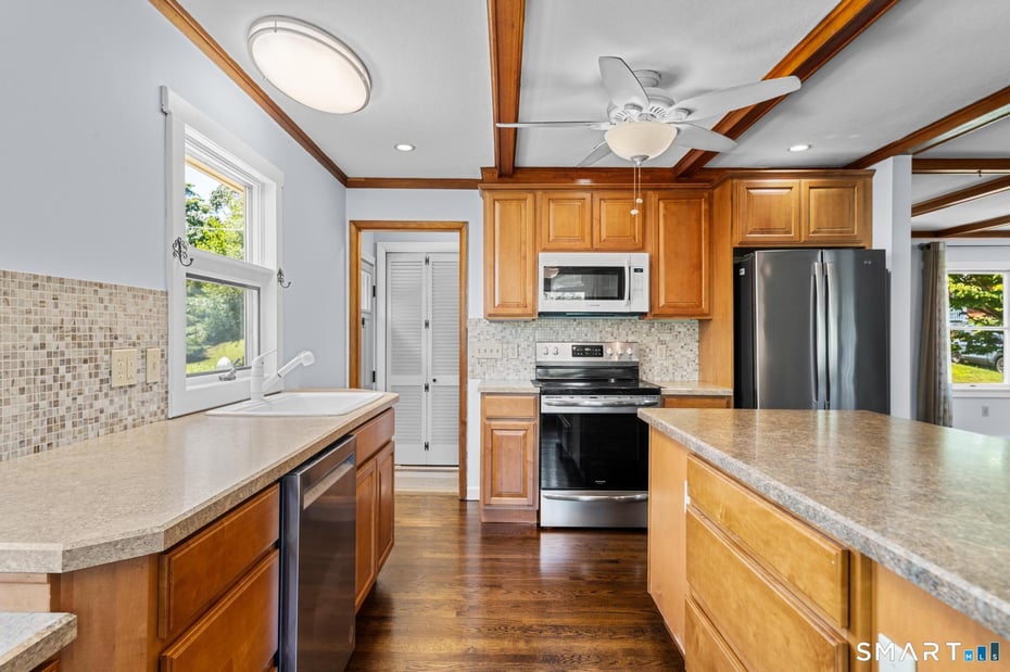 48 Prospect Avenue Photo 12