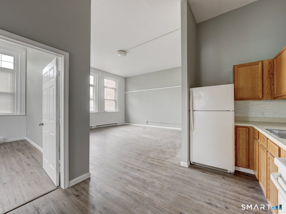 111 Franklin Square  #207 Photo 8