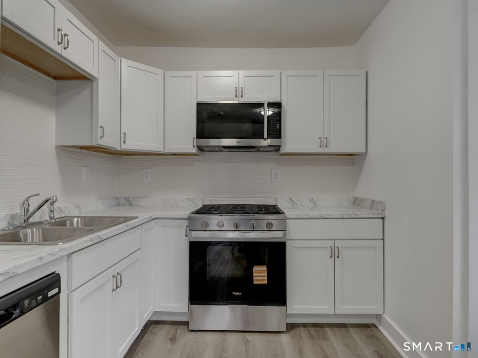 59 Daly Avenue  #1W Photo 4