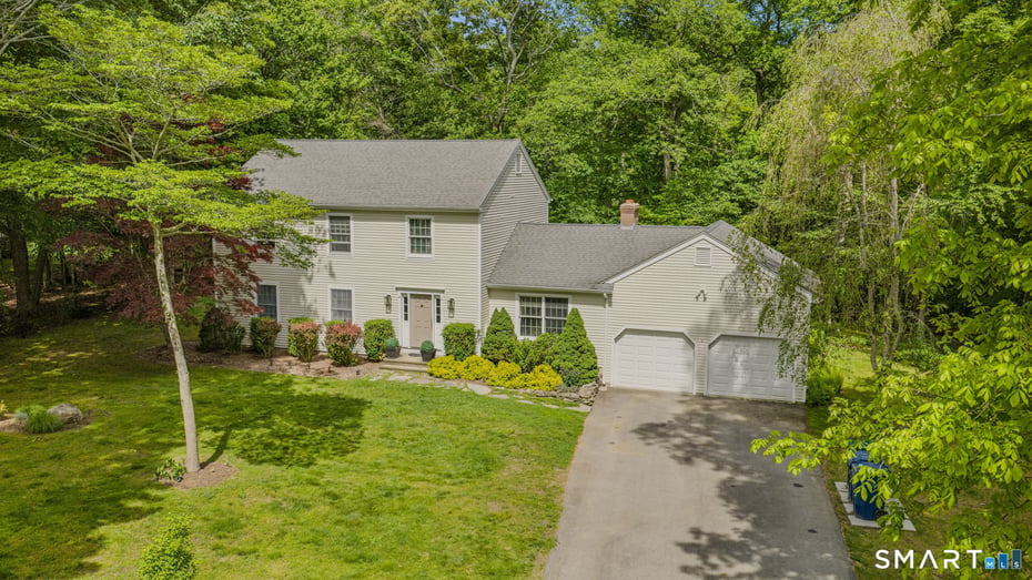 10 Whitman Lane Photo 1
