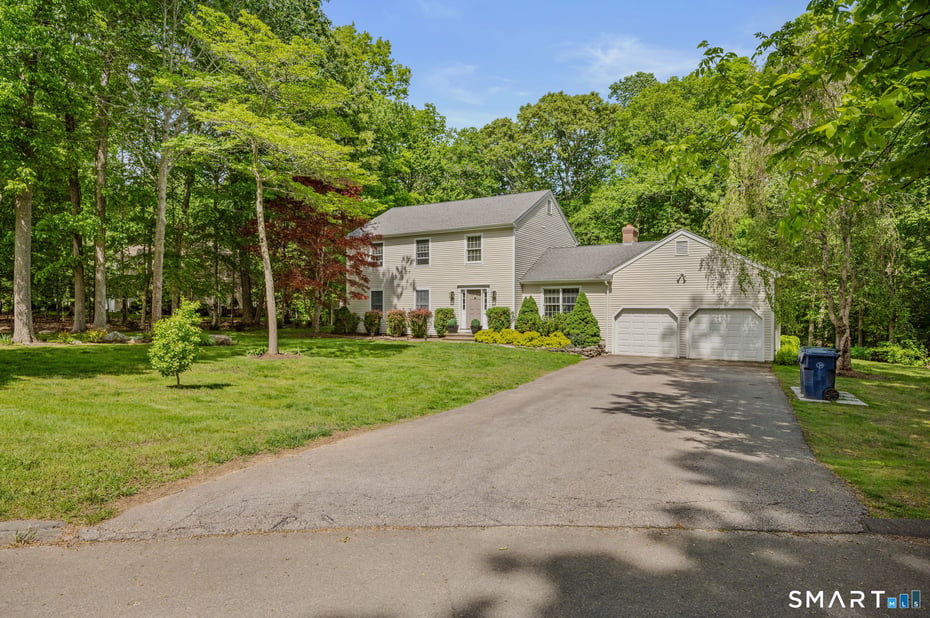 10 Whitman Lane Photo 2