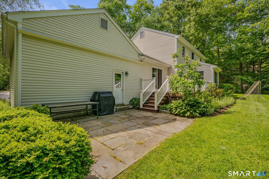 10 Whitman Lane Photo 6