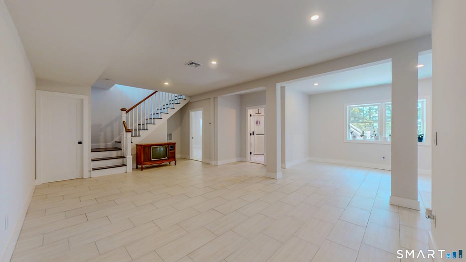 473 Summit Drive Photo 14