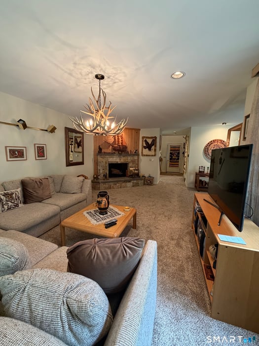476 Evergreen Road Photo 3