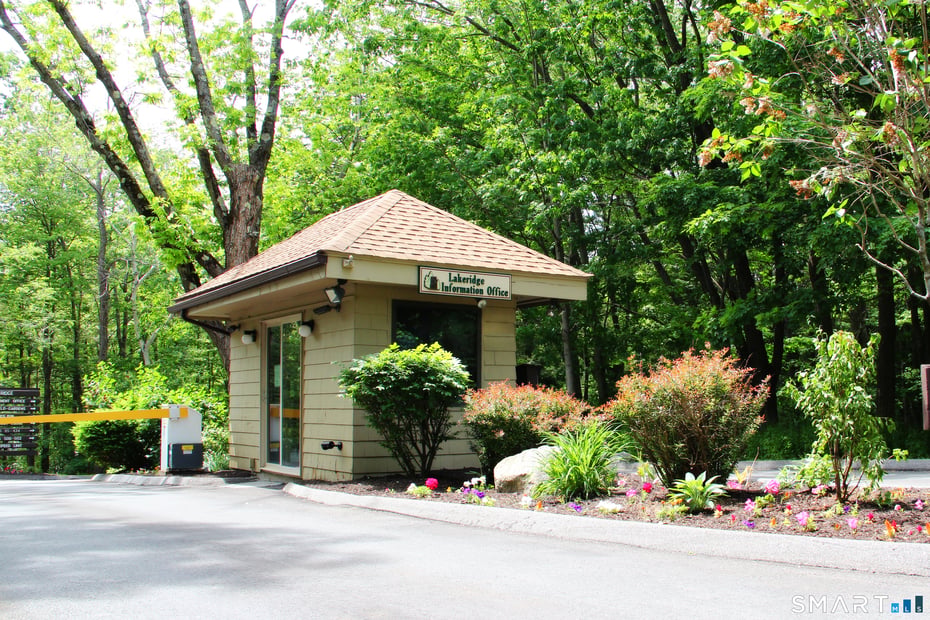 476 Evergreen Road Photo 31
