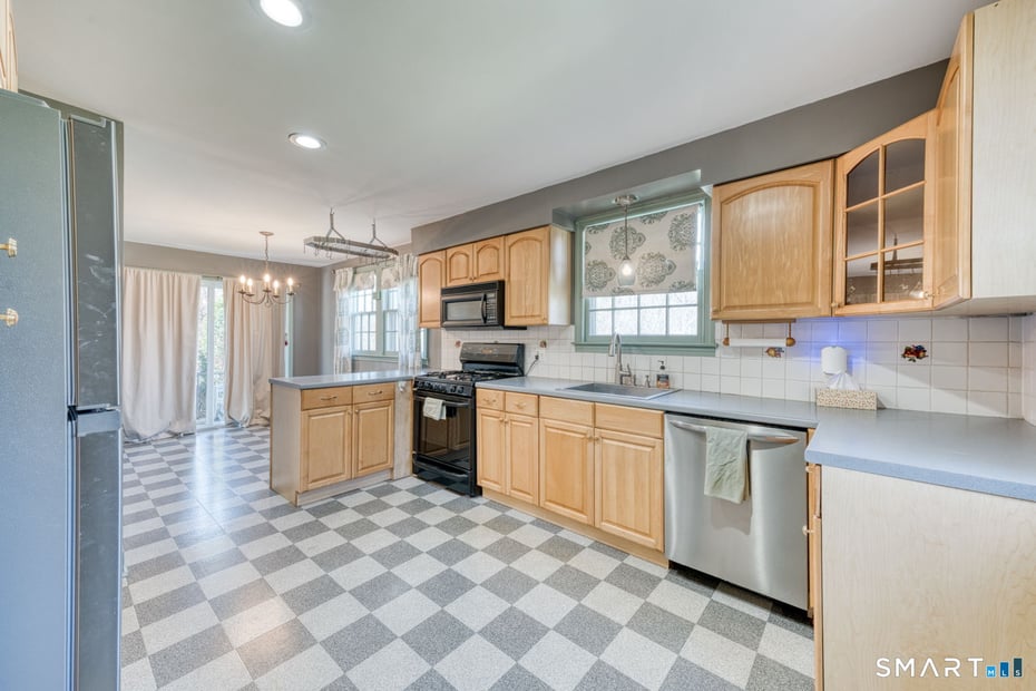 65 Tyler Lake Heights Photo 9
