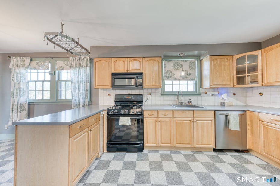 65 Tyler Lake Heights Photo 10