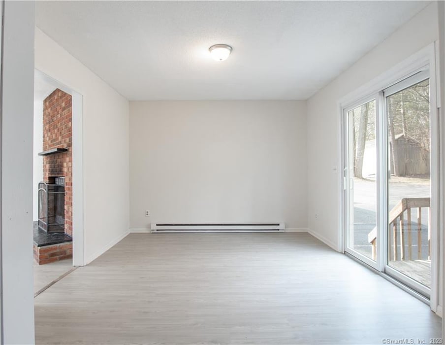 22 Maple Avenue Photo 6