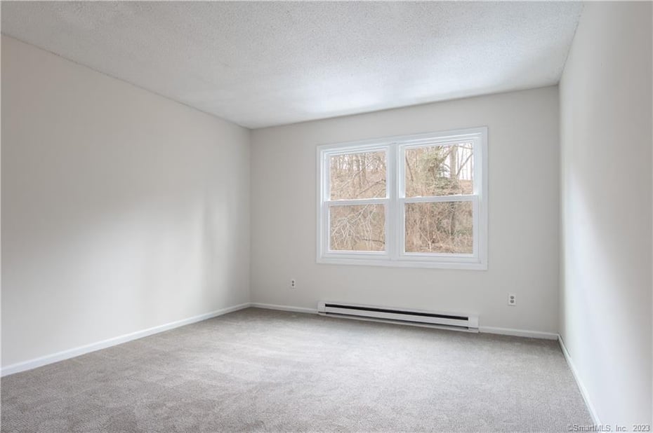 22 Maple Avenue Photo 10