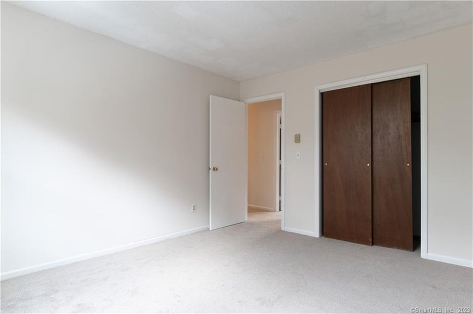 22 Maple Avenue Photo 11