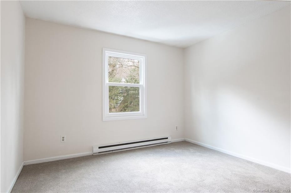 22 Maple Avenue Photo 13