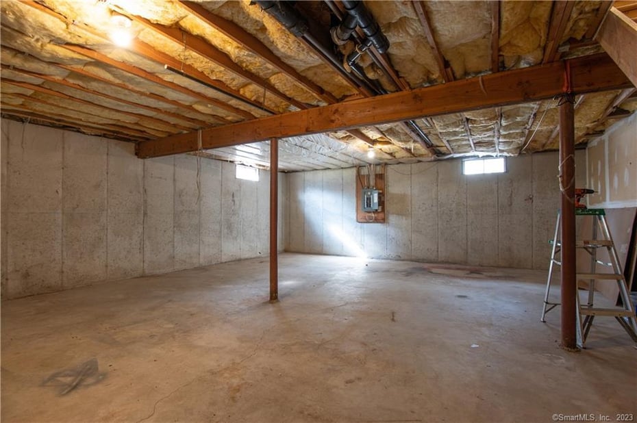 22 Maple Avenue Photo 17