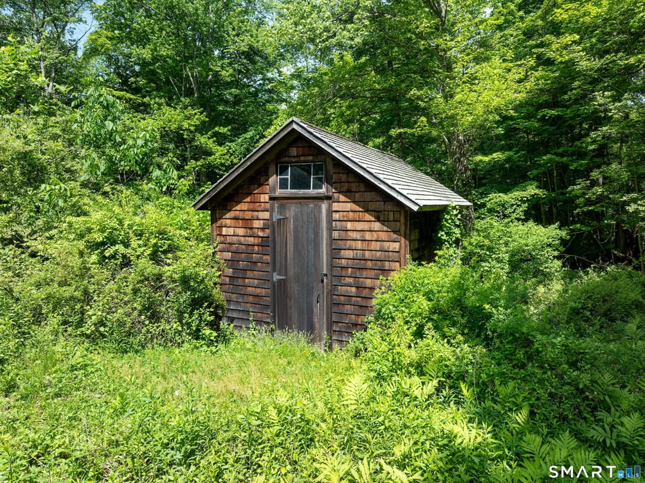 240 Umpawaug Road Photo 36